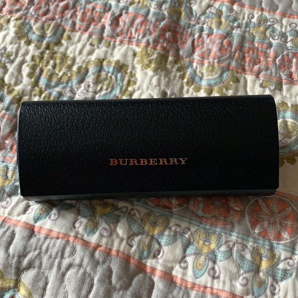 COPY - COPY - Burberry black magnetic sunglass case large